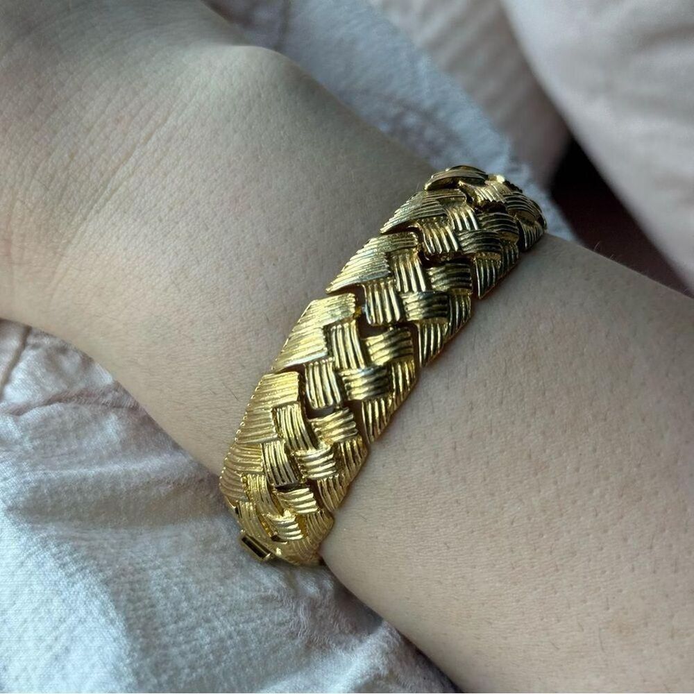 Vintage Textured Woven Link Bracelet Gold-Tone USA Made Retro 7.25”